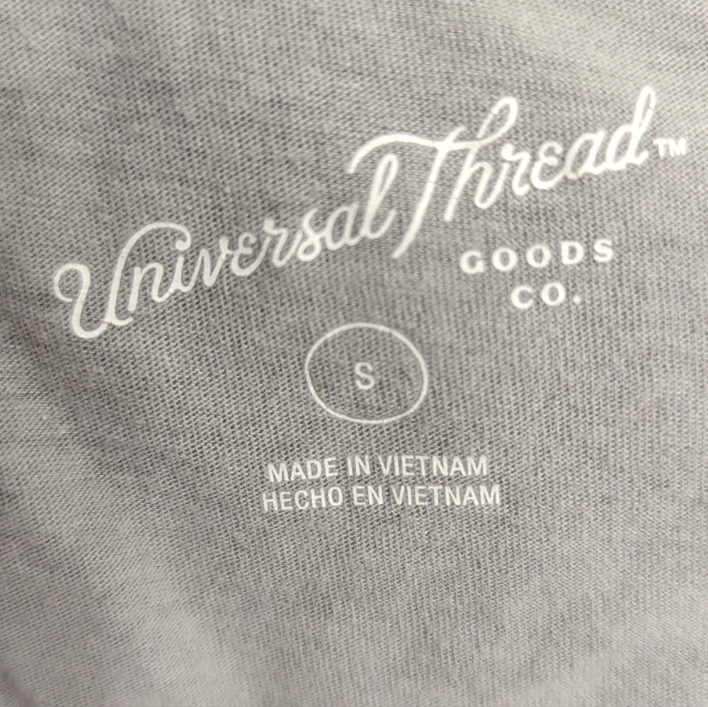 Universal Thread V-Neck Camo Tee - Picture 3 of 4